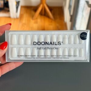 Snow White Short Coffin Soft Gel Press Ons